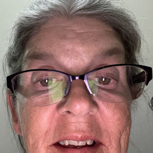 Meet your Posher, Carla